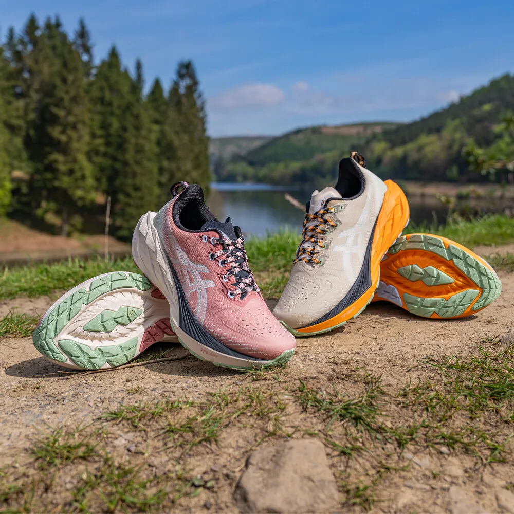 Asics Novablast 4 per donna Scarpe da Trail Running - SS24