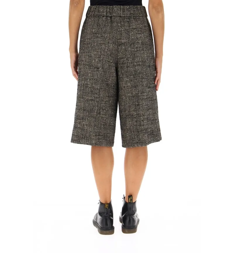 Bermuda in tweed
