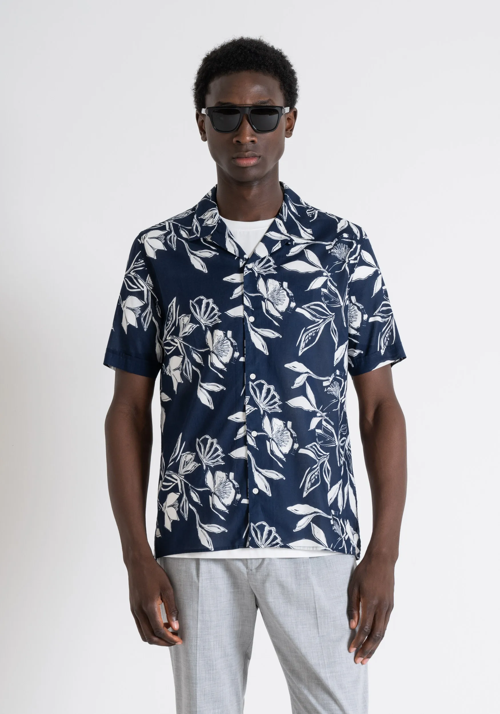 CAMICIA REGULAR STRAIGHT FIT “HONOLULU” CON STAMPA FLOREALE
