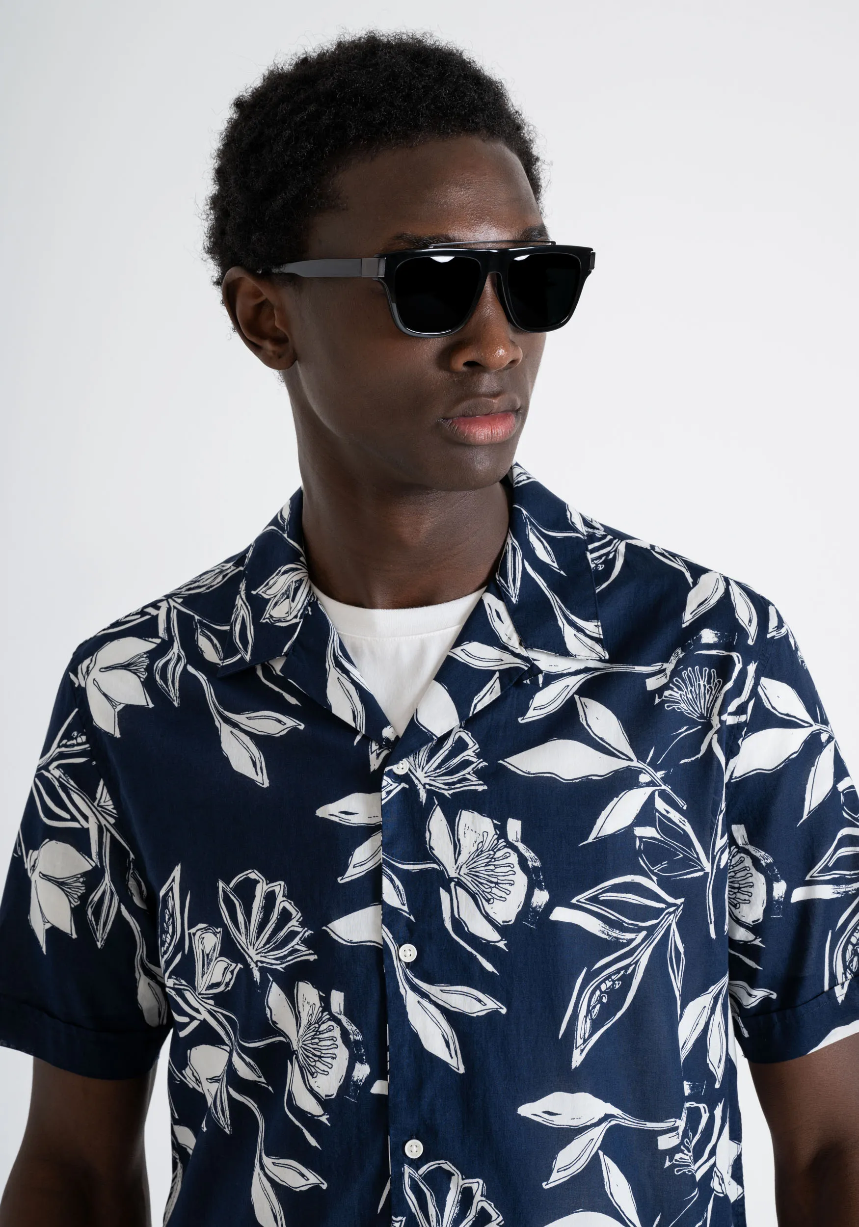 CAMICIA REGULAR STRAIGHT FIT “HONOLULU” CON STAMPA FLOREALE