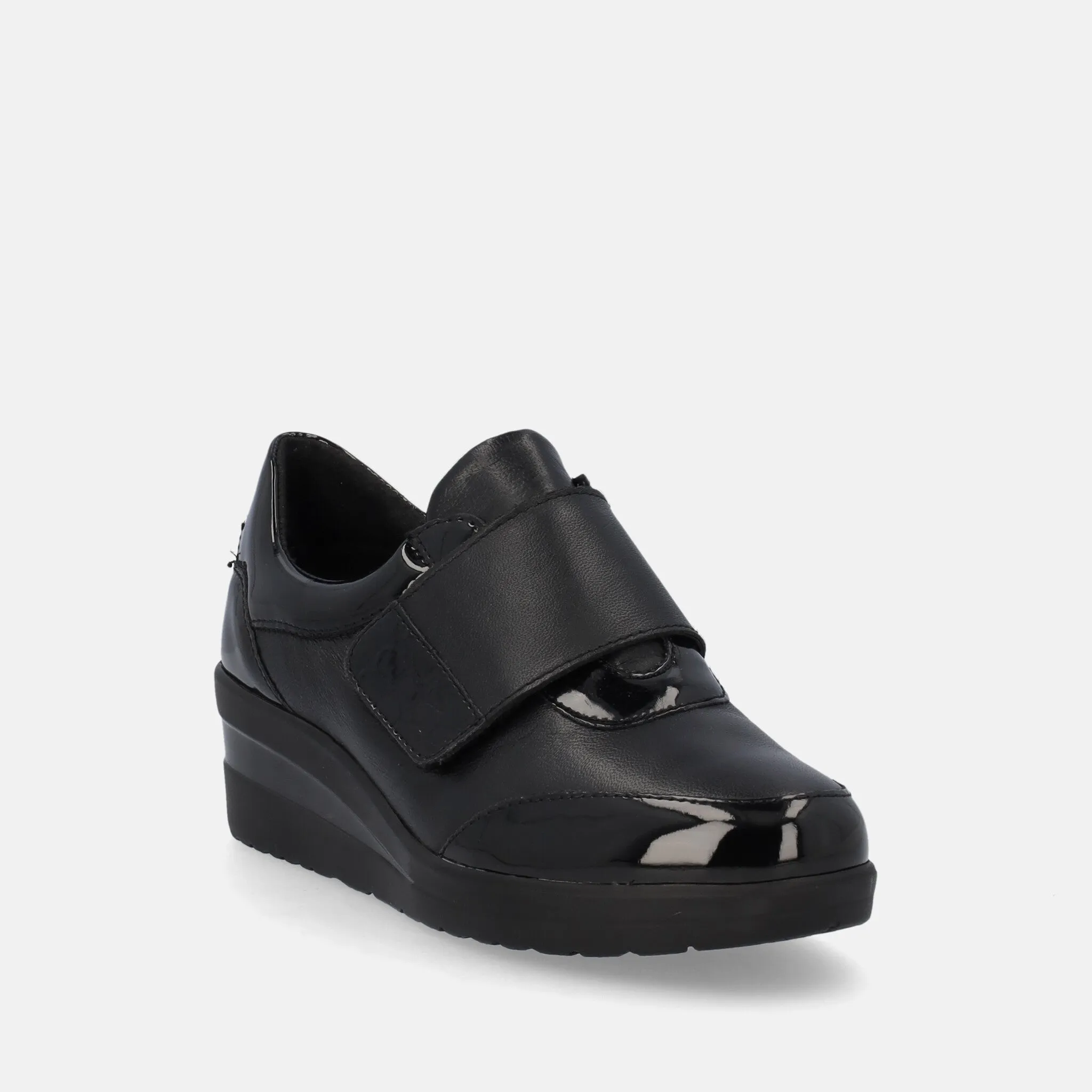 CAMILA SCARPE SENZA LACCI