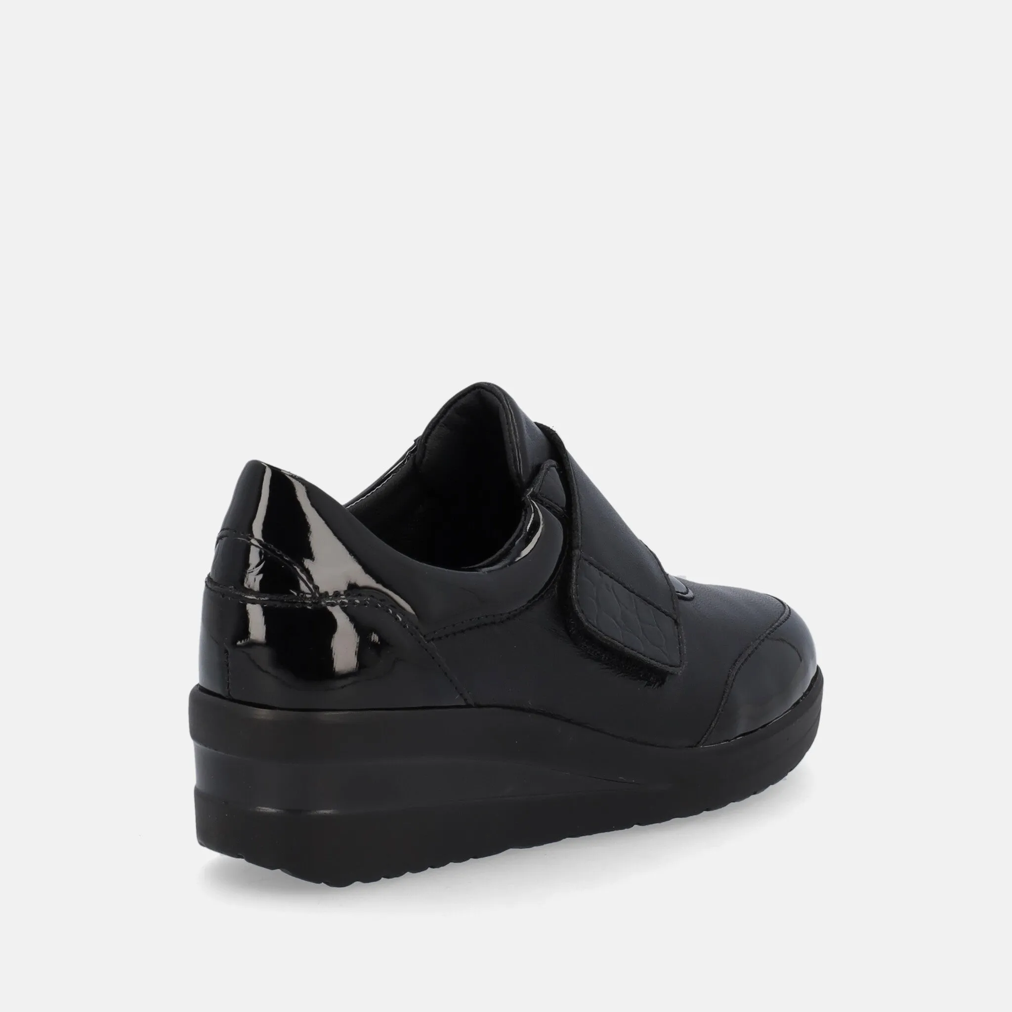 CAMILA SCARPE SENZA LACCI