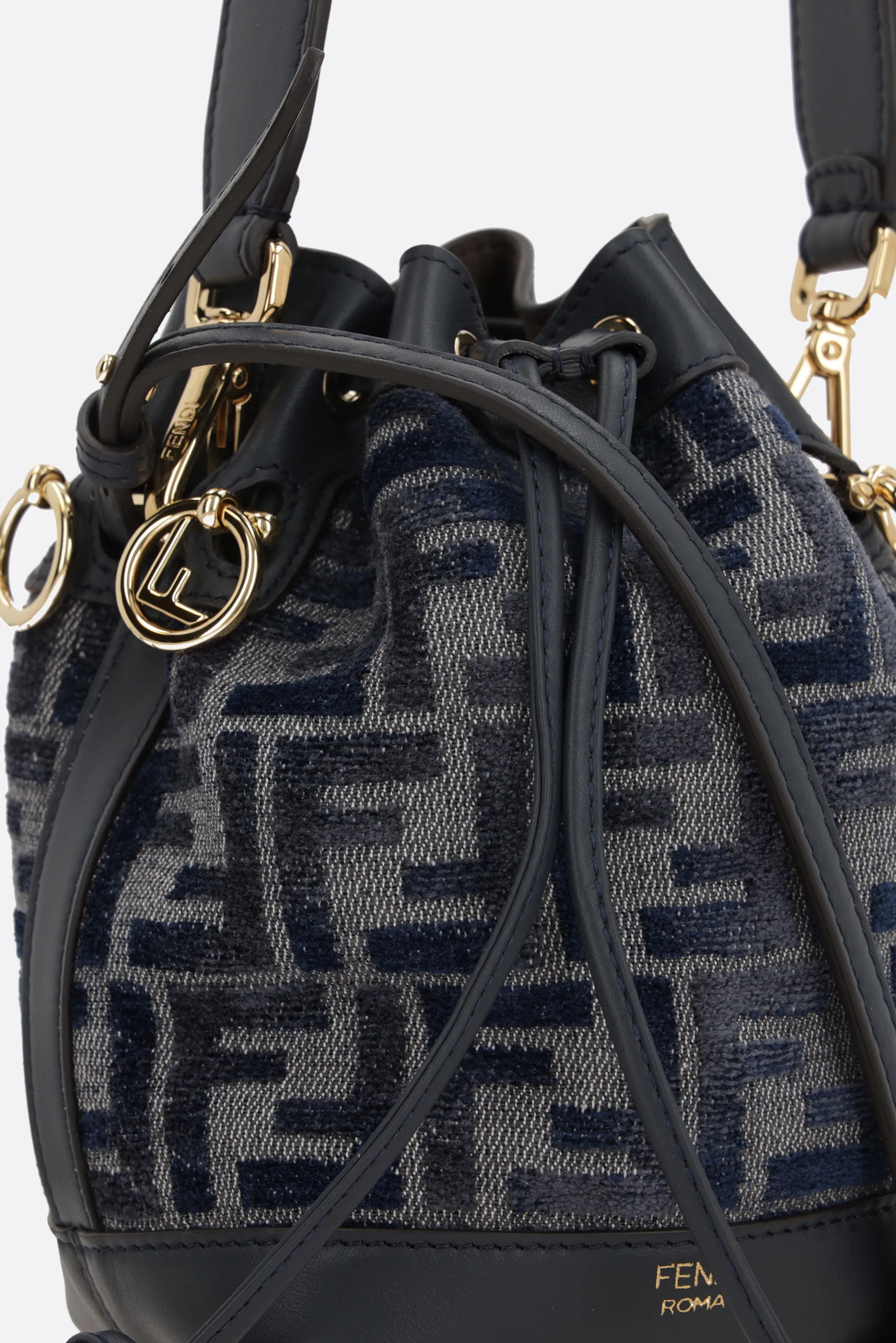  FENDI borsa a secchiello Mon Tresor mini in denim FF 