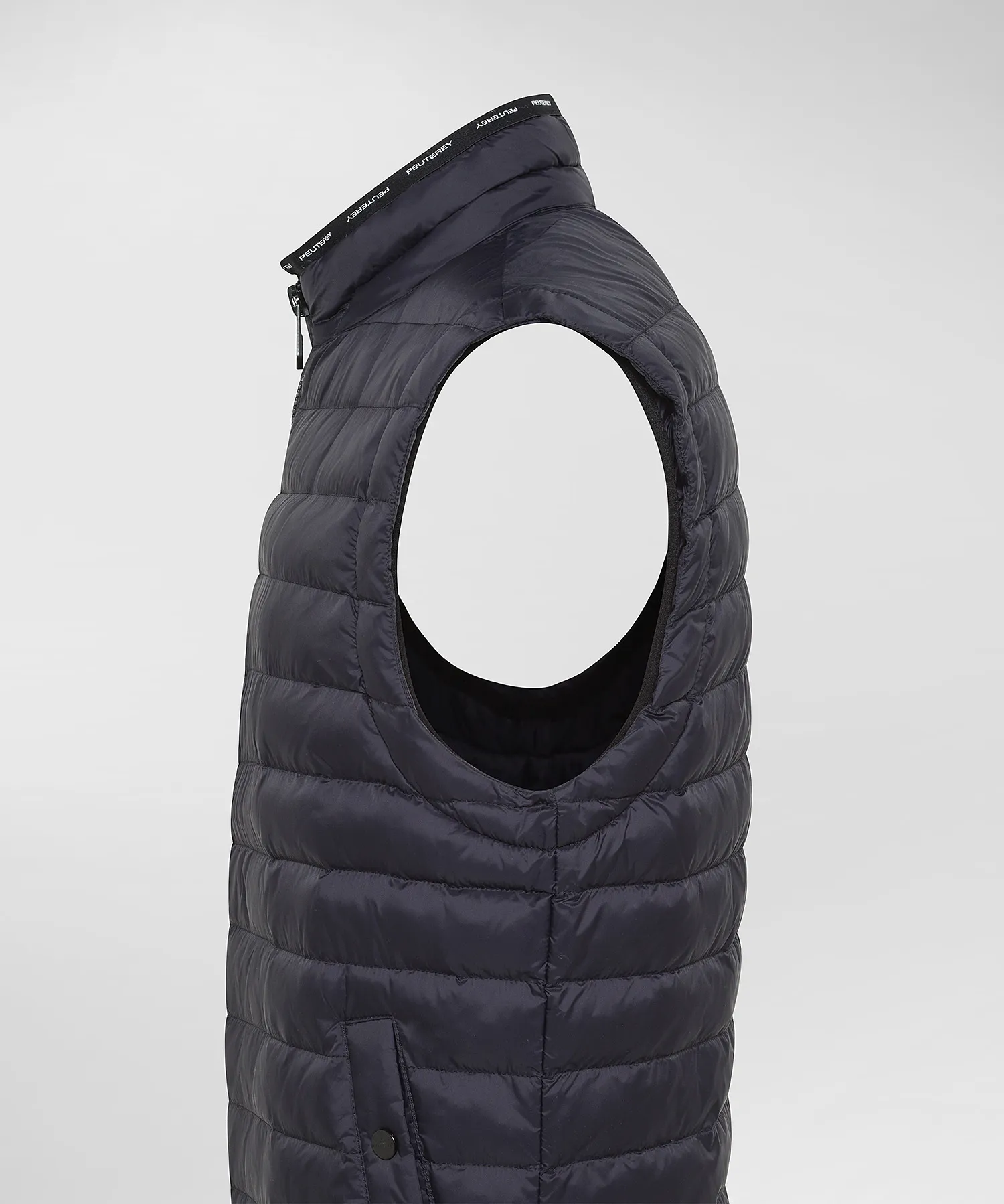 Gilet imbottito superleggero e semilucido