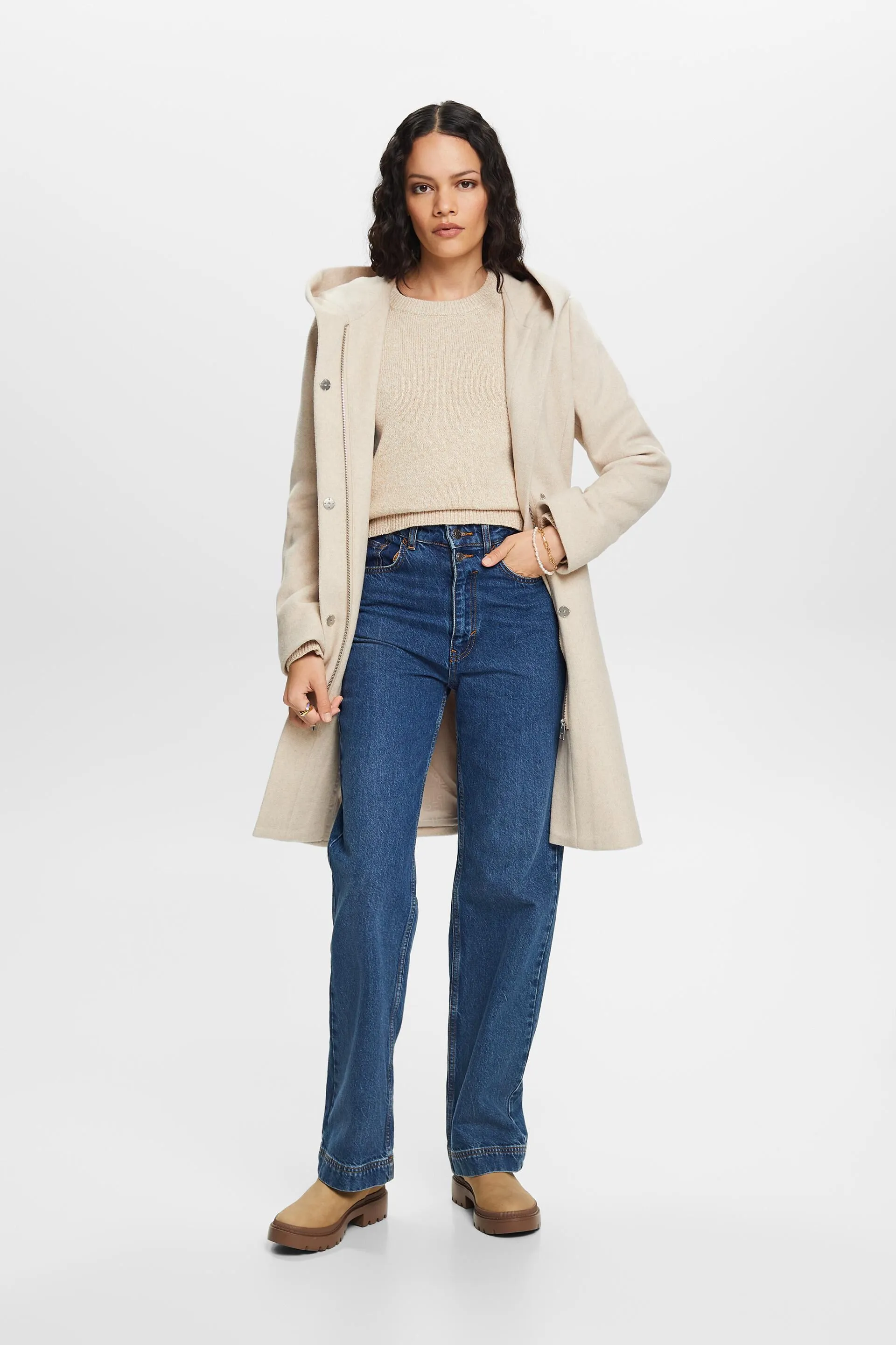 In materiale riciclato: cappotto in misto lana con cappuccio e cintura