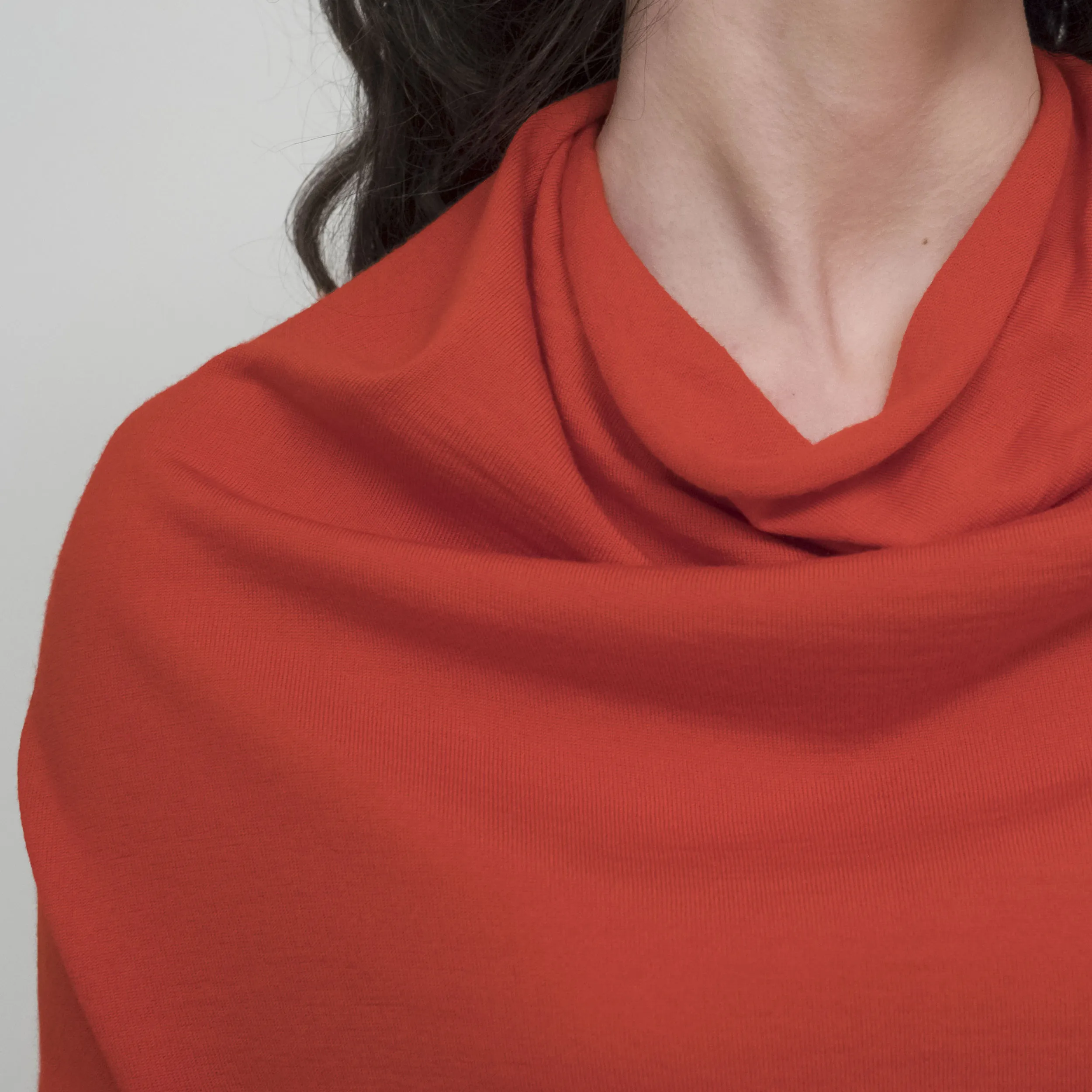 Maglia in Cashmere e Seta Rossa Collo Anello