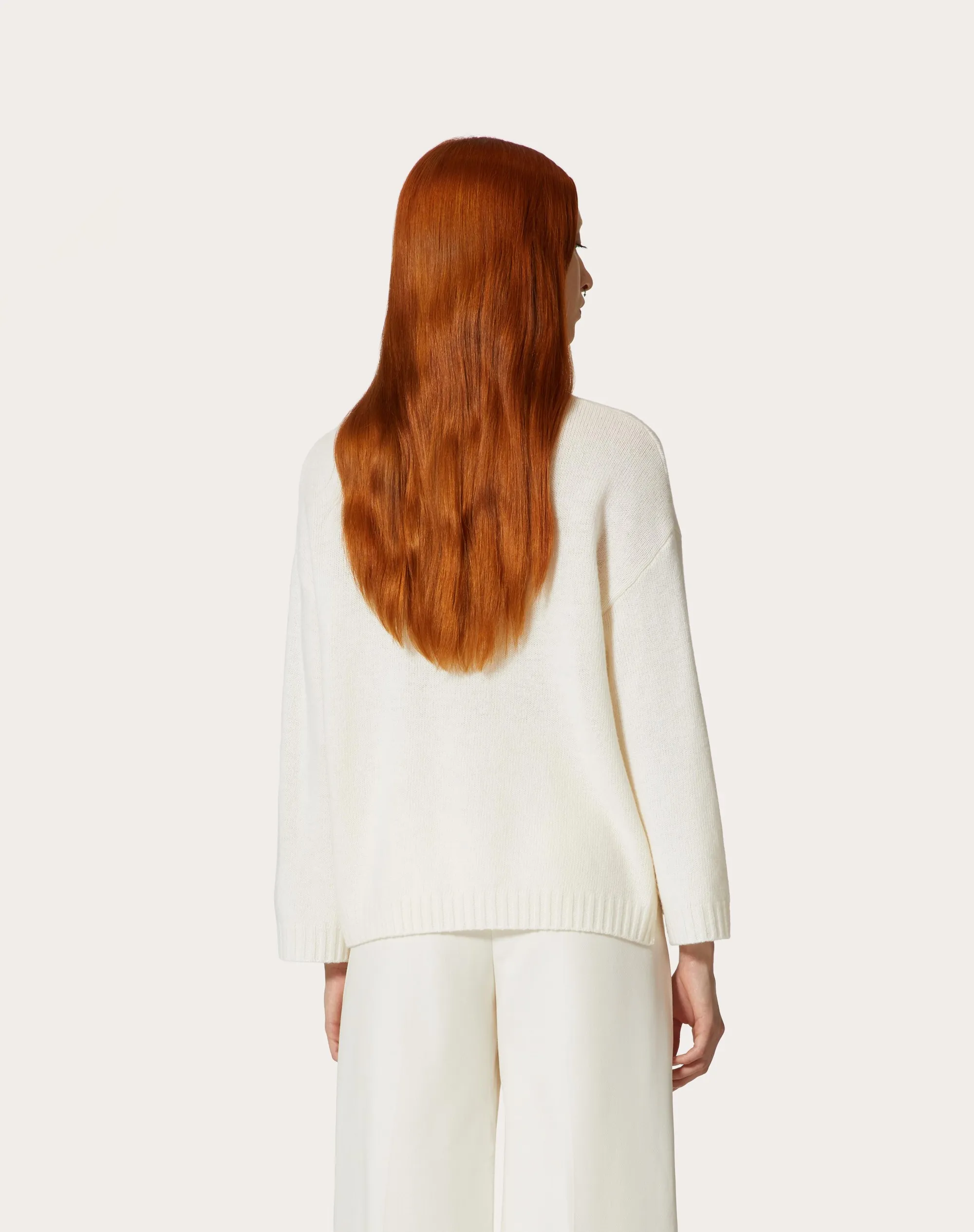 MAGLIA IN LANA RICAMATA