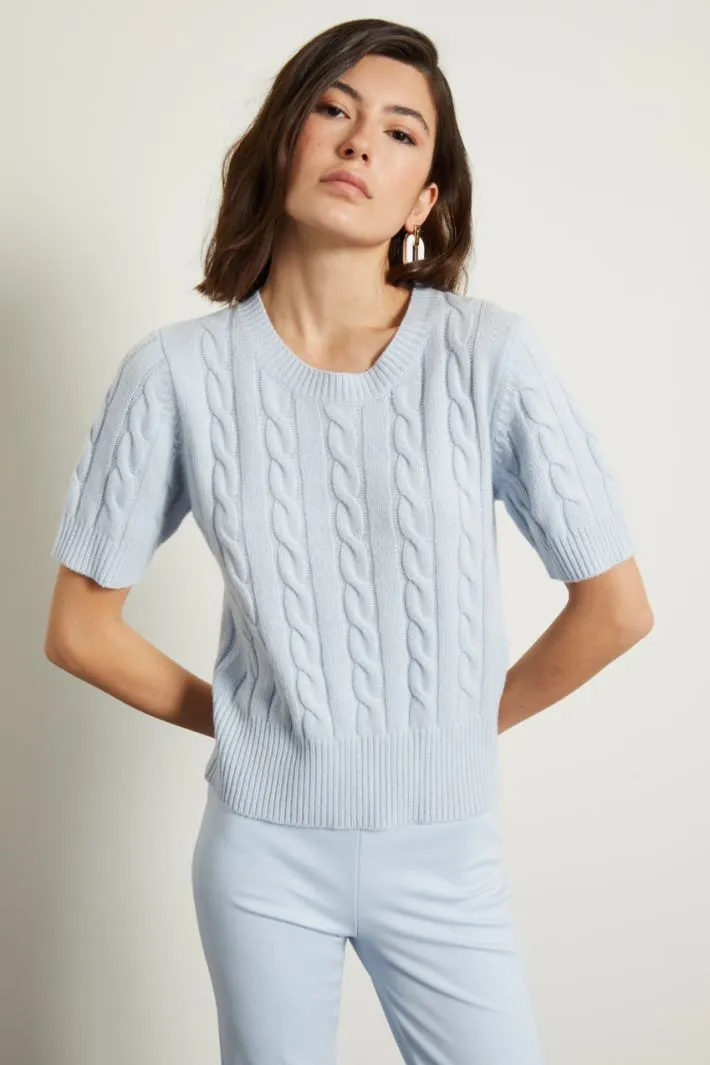 Maglia lavorata a trecce