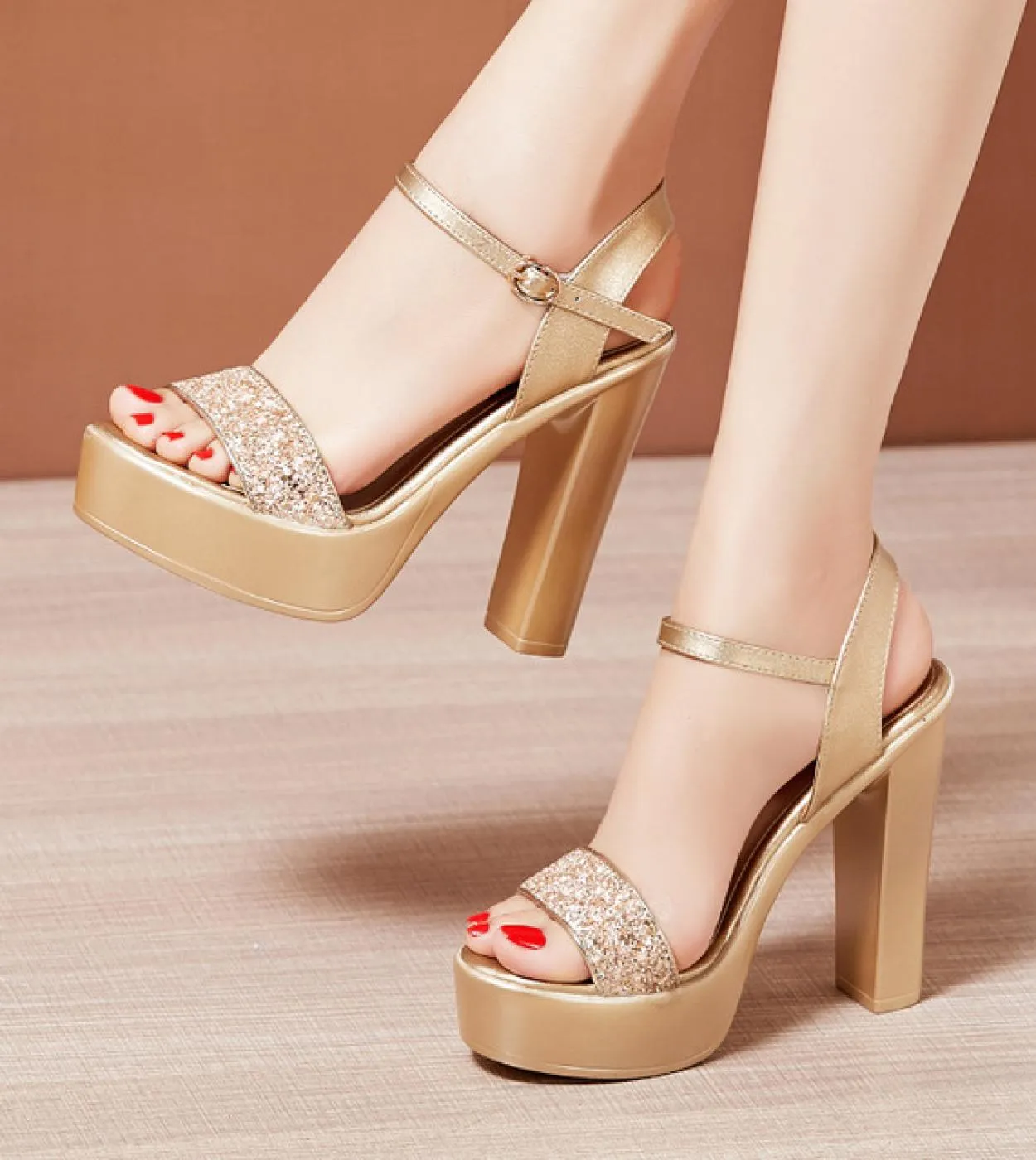 Moda Sandali Peep Toe Piattaforma estiva da donna Tacchi alti Donna Open Toe Sandali gladiatore Zeppe da festa Scarpe Taglia gra