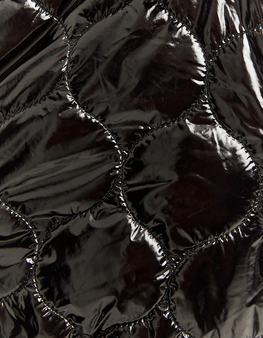 Piumino Corto Nero Effetto Vinile  