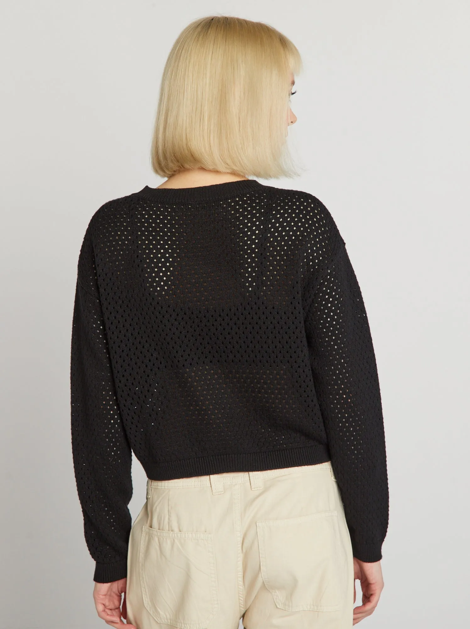 Pullover in maglia traforata girocollo - nero