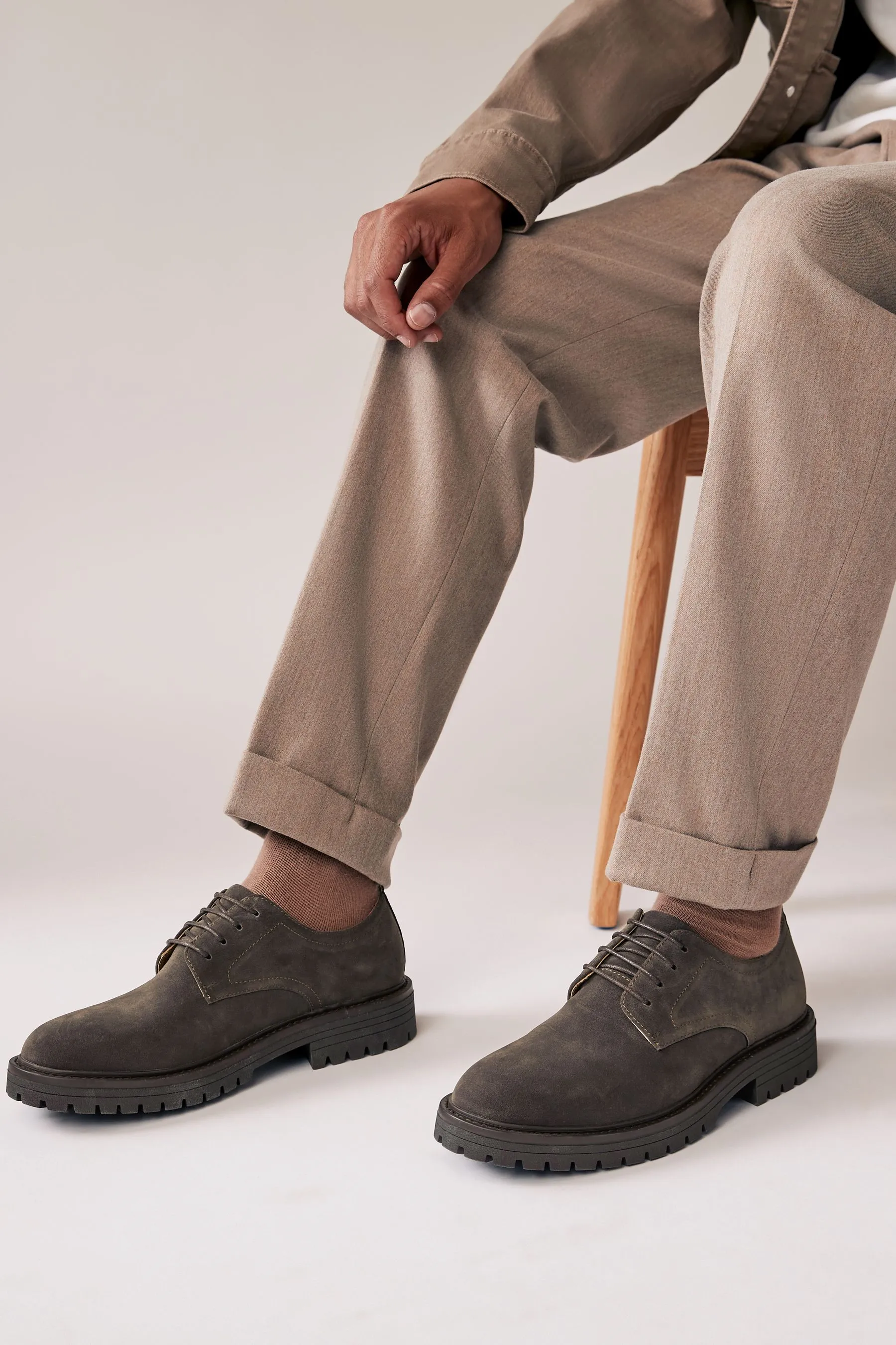Scarpe Derby con suole a carrarmato    