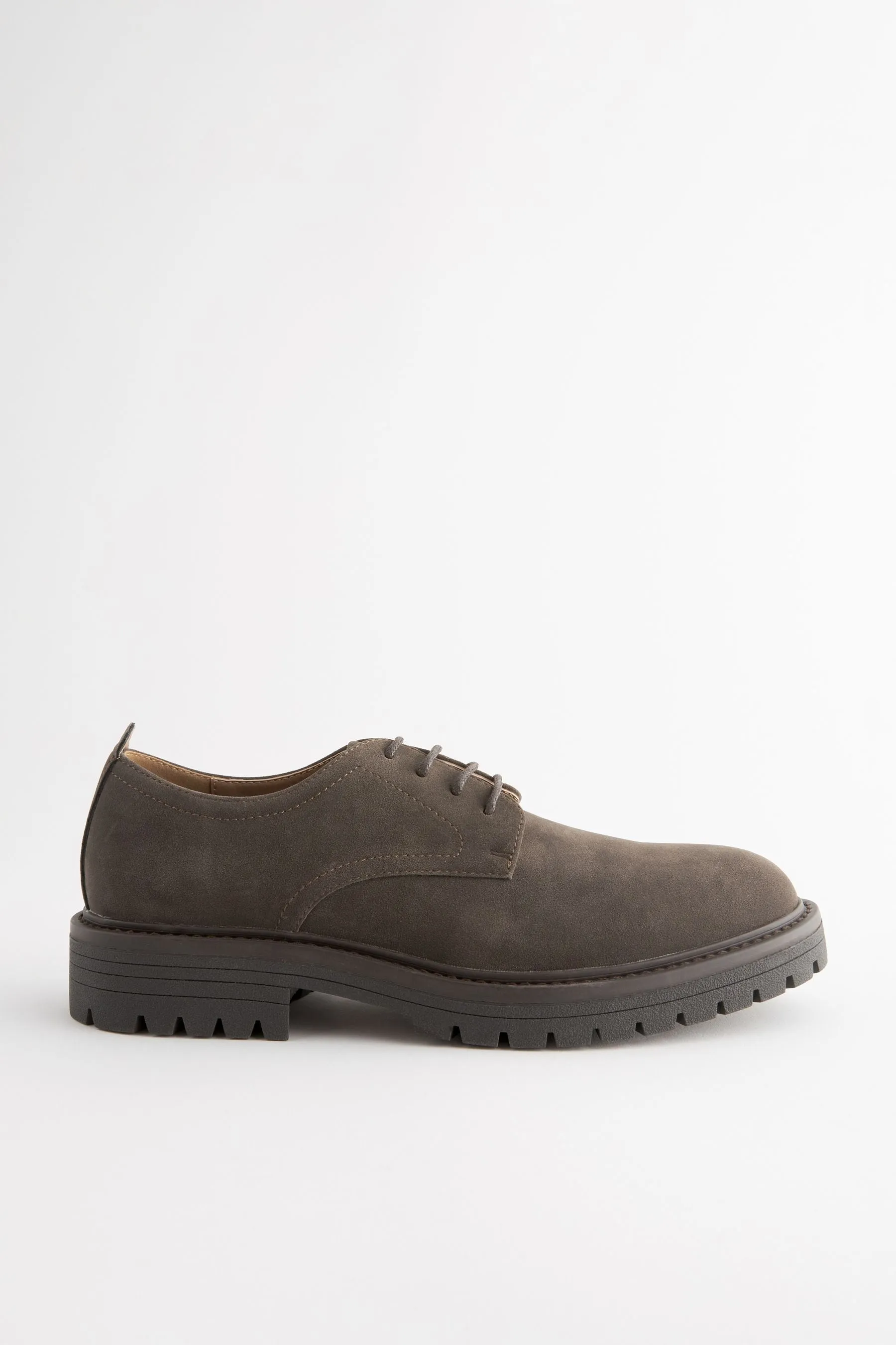 Scarpe Derby con suole a carrarmato    