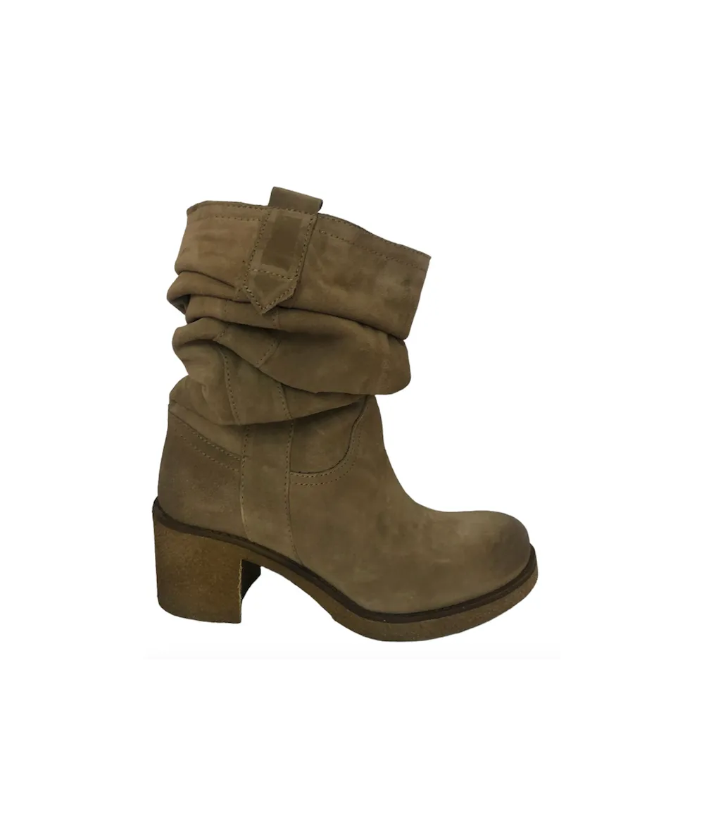 Stivale Jiudit CR11 camoscio neutro Taupe suola gomma