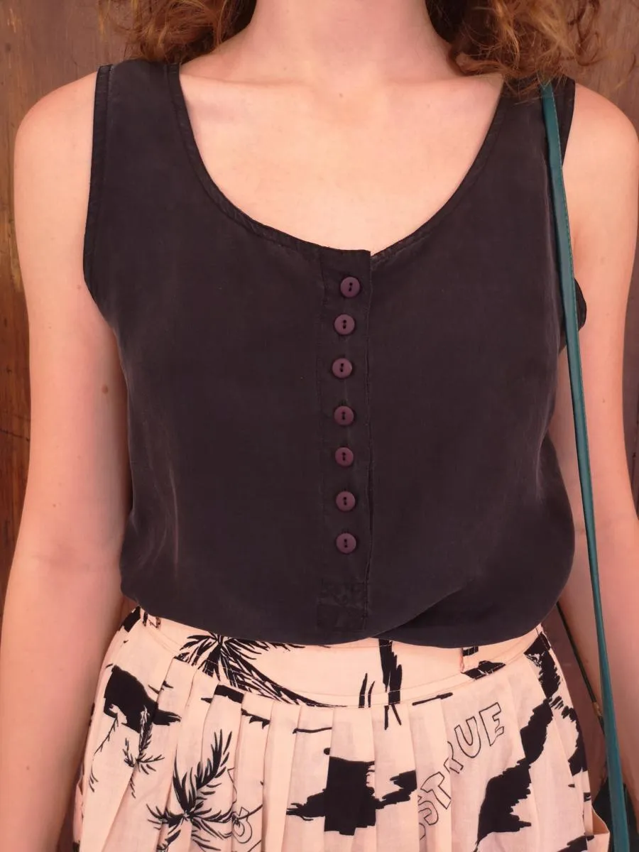 Top basic in seta con bottoncini